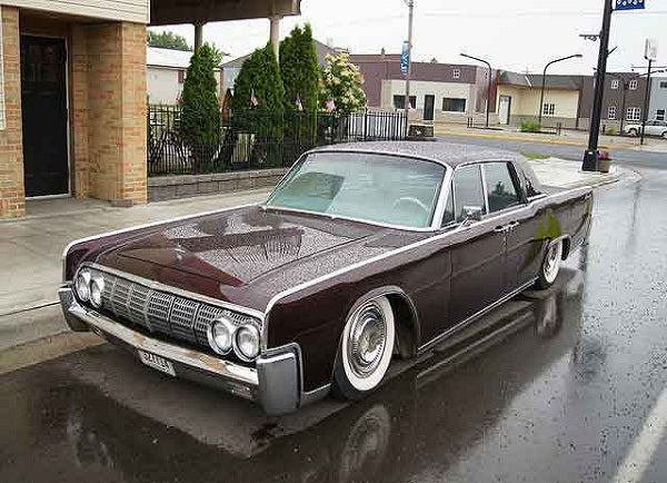 Carmelo Anthony Keeps it Old School With His 64' Continental!