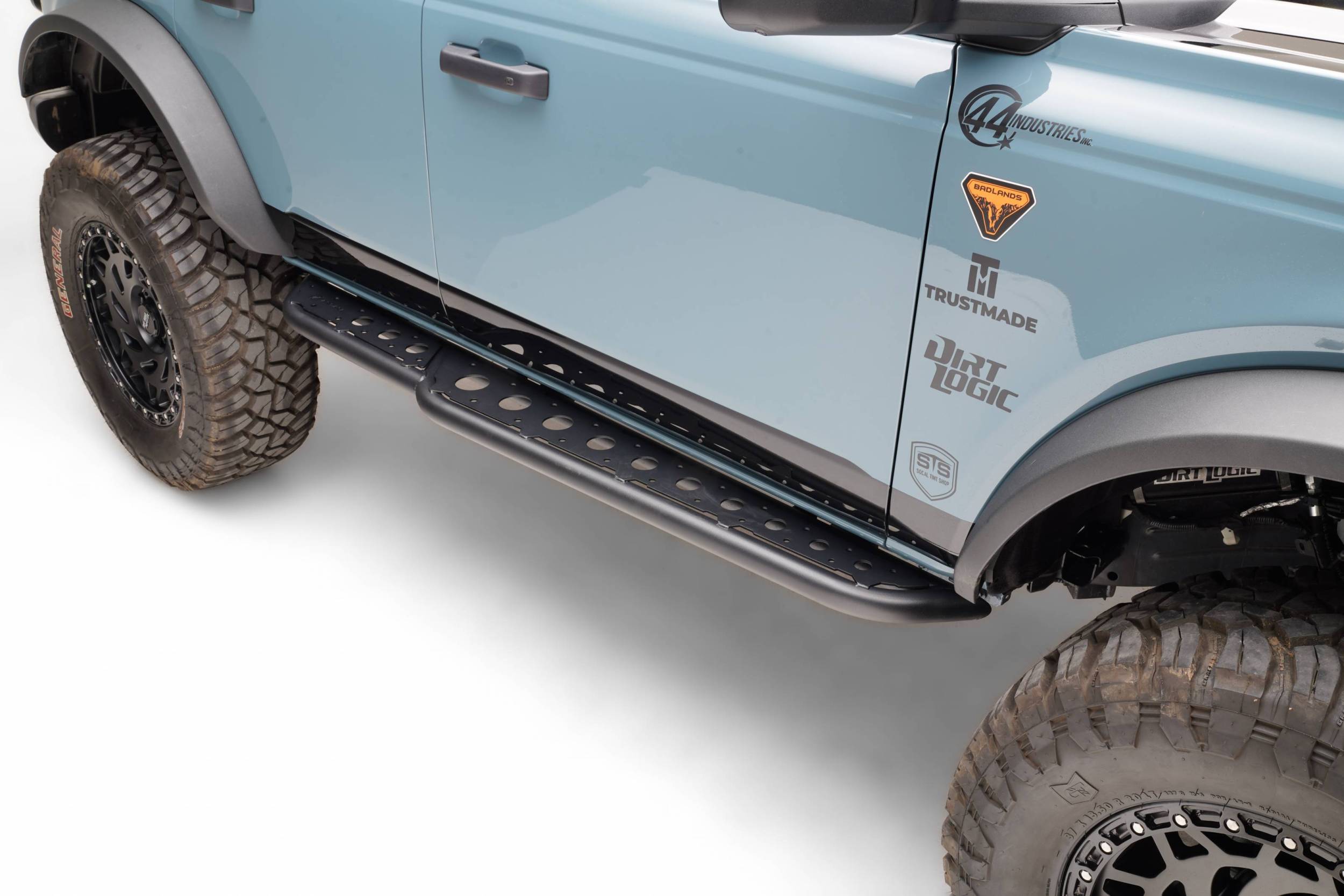 ZROADZ 2021-2024 Ford Bronco 4-Door TRAILX.R3 Series Rock Slider Side Step Z745601