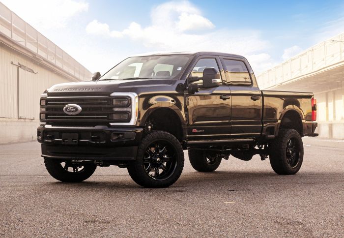 Readylift 2023-2026 Ford F250 F350 Super Duty 4WD 6" Coil Spring Suspension System With Falcon Max3.3 Shocks And Radius Arms 43-23660
