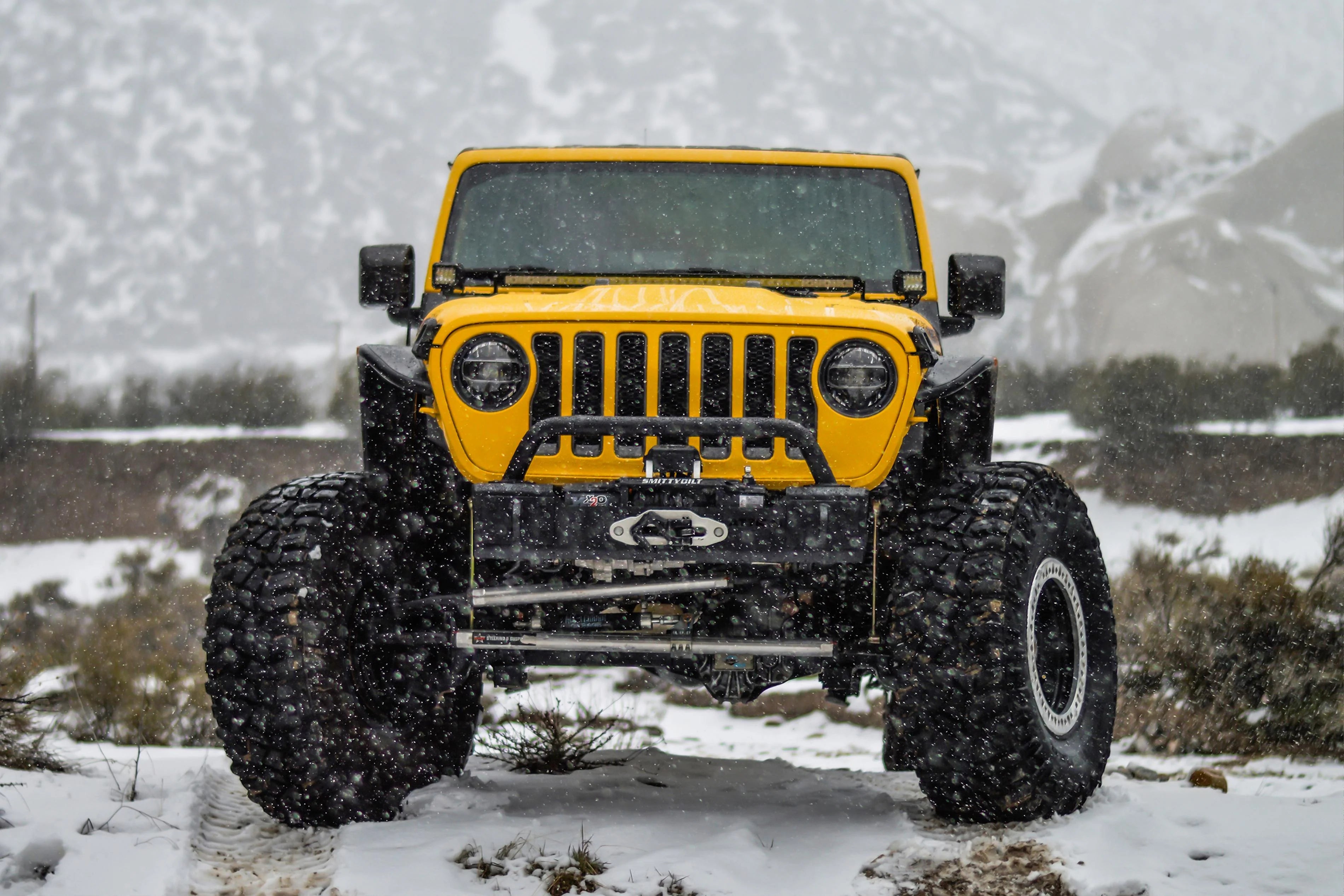 Attica 2018-2024 Jeep Wrangler JL 2019-2024 Gladiator Black Powder Coated Steel Stubby Front Bumper Bull Bar ATTJL01A108-BX