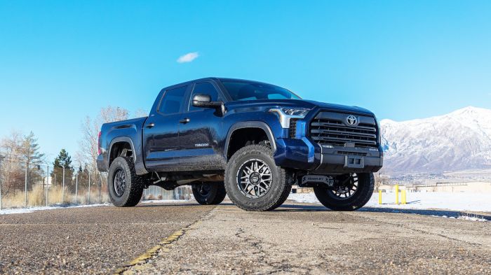 Readylift 2022-2024 Toyota Tundra 2WD 4WD 6" SST Lift Kit Rear Air 44-52660