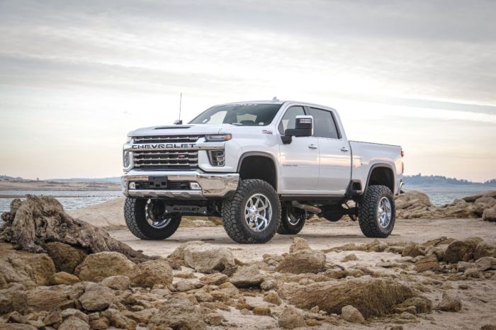 Readylift 2020-2025 Chevrolet Silverado GMC Sierra 2500HD 3500HD 8'' Lift Kit With Falcon 2.1 Shocks 44-30821