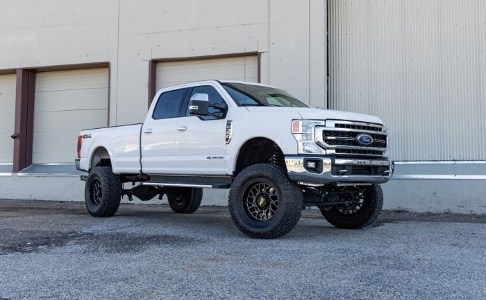 Readylift 2017-2022 Ford F-250 F-350 Super Duty Diesel 4WD 8.5" Lift Kit With Falcon Shocks & Radius Arms 49-27851