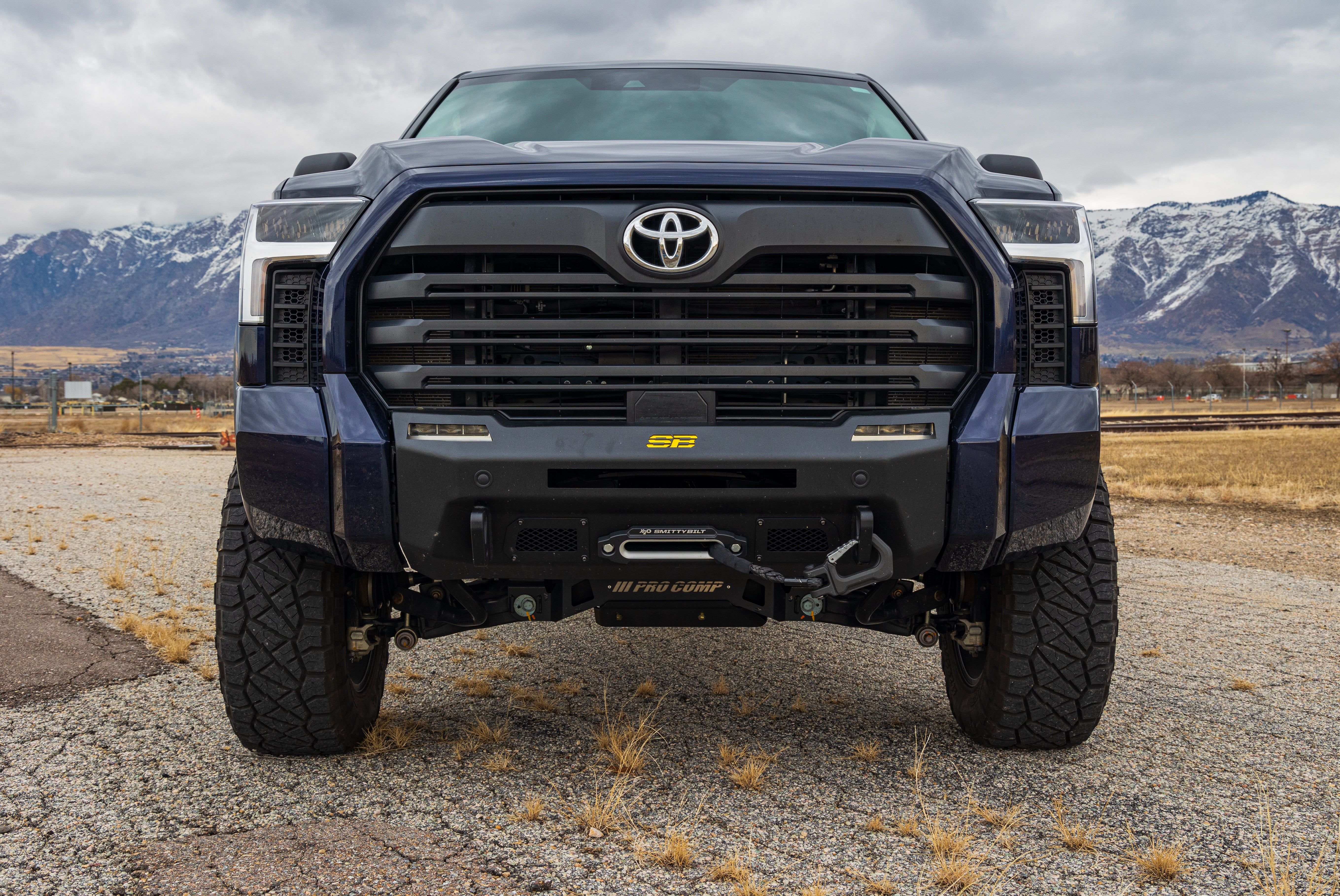 Smittybilt 2022-2025 Toyota Tundra Hidden Winch Front Bumper 612942