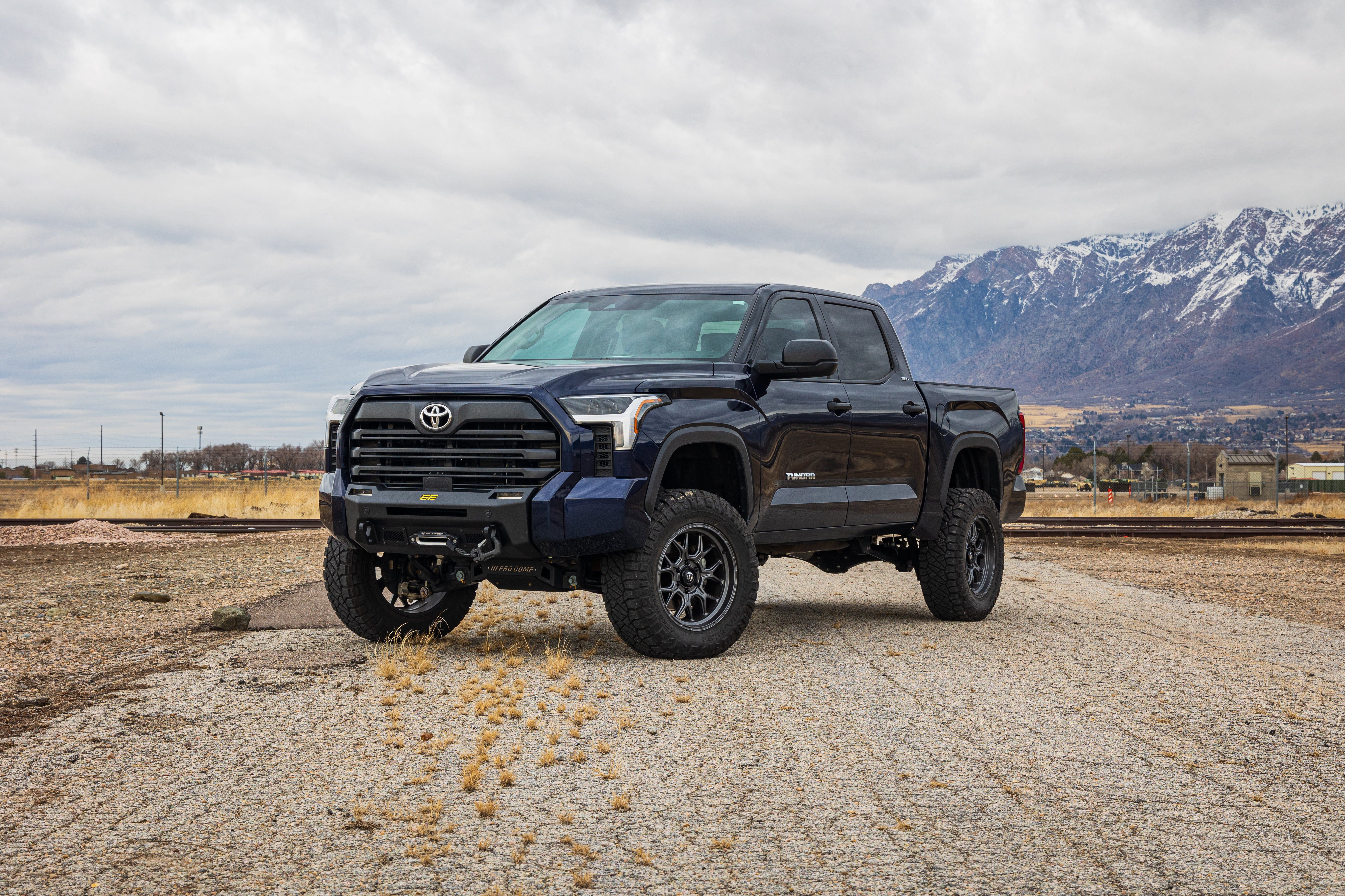 Smittybilt 2022-2025 Toyota Tundra Hidden Winch Front Bumper 612942