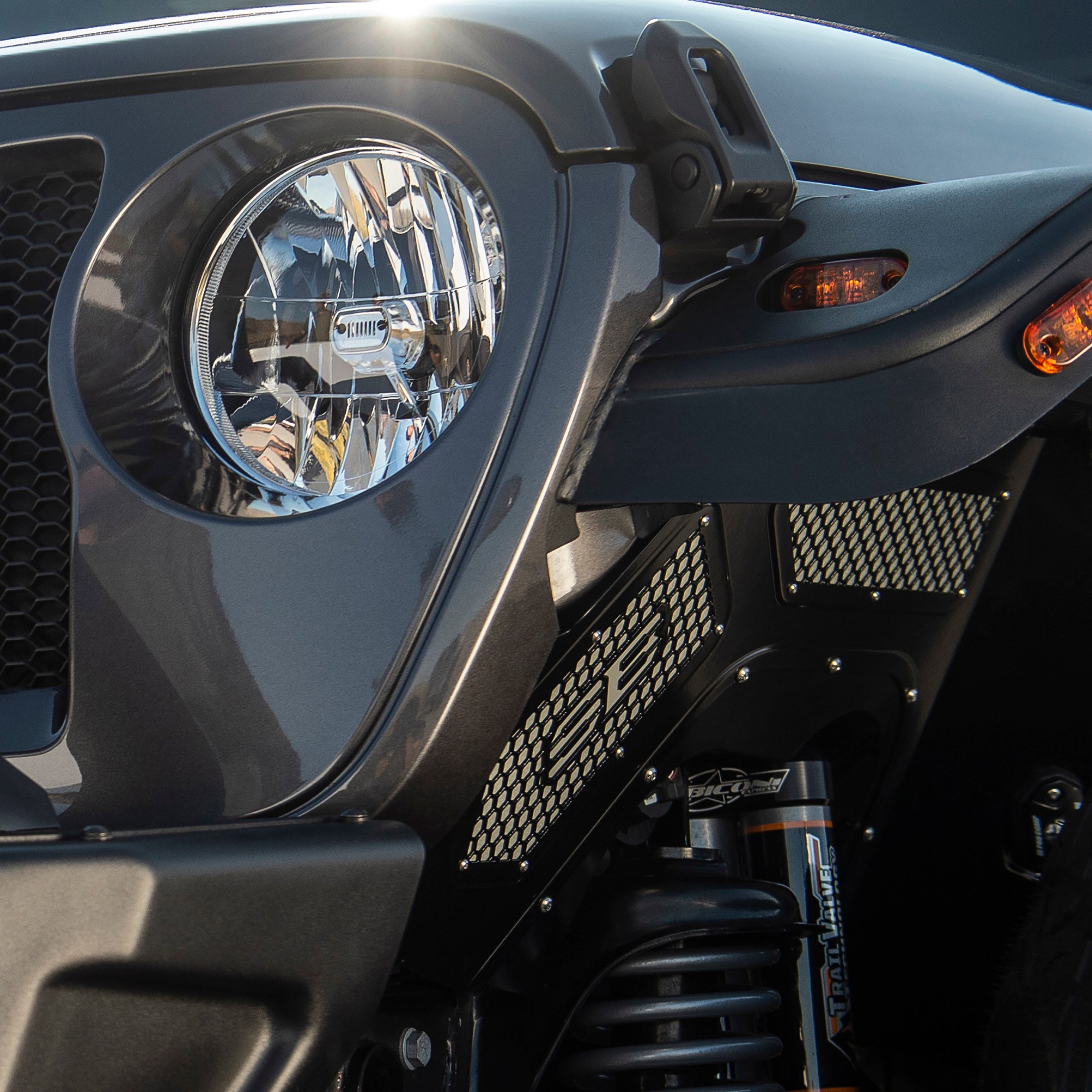 Smittybilt 2018-2025 Jeep Wrangler JL Gladiator JT Front Aluminum Inner Fender Liners 77984
