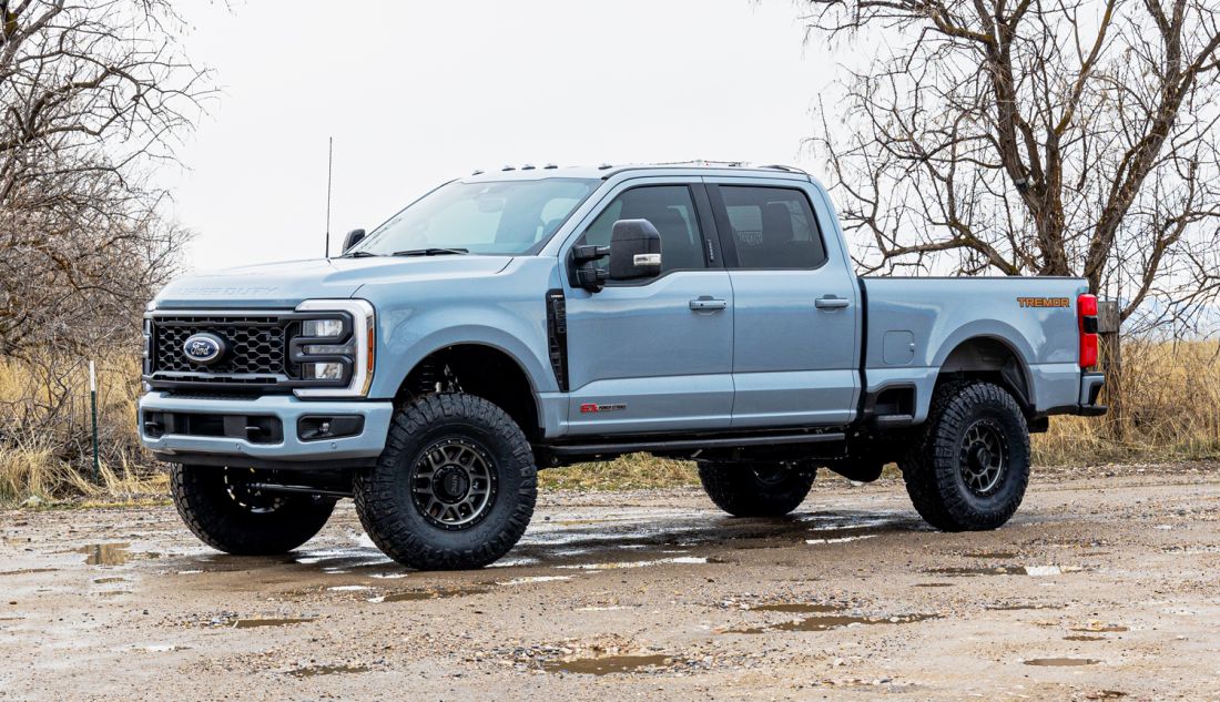Readylift 2023-2024 Ford F250 F350 4WD Super Duty Tremor 2.5" SST W/ Radius Arms Lift Kit 69-23251