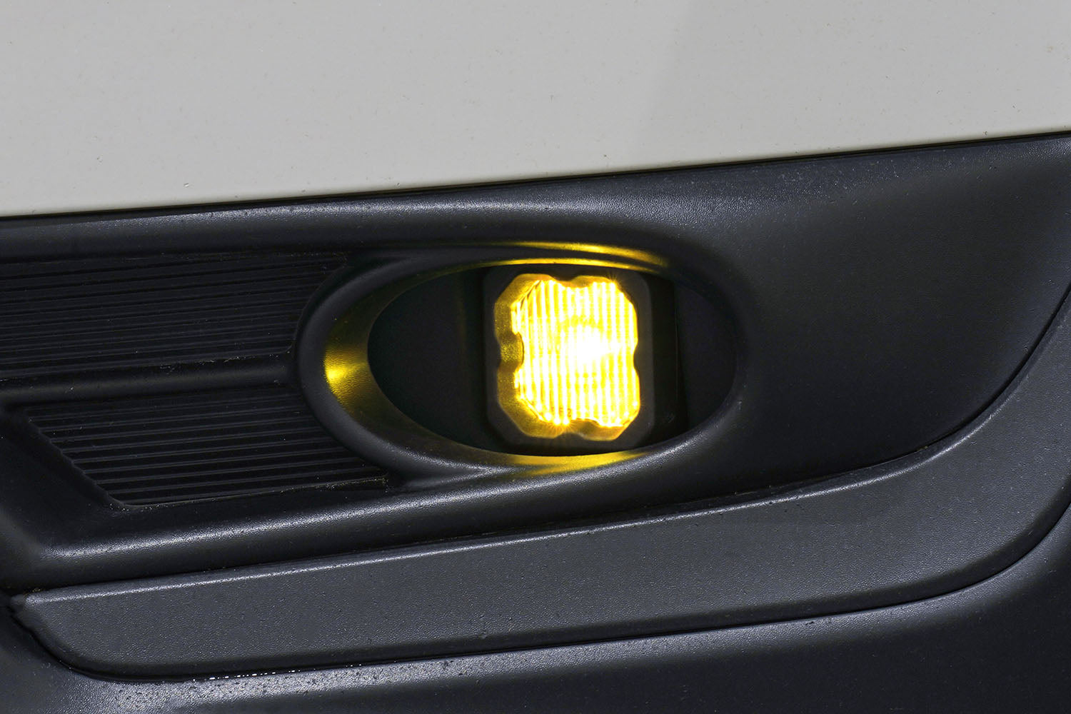 Diode Dynamics SSC1 SAE DOT Type HA Fog Light Kit Yellow (3000K) 3569 SAE Fog DD8025