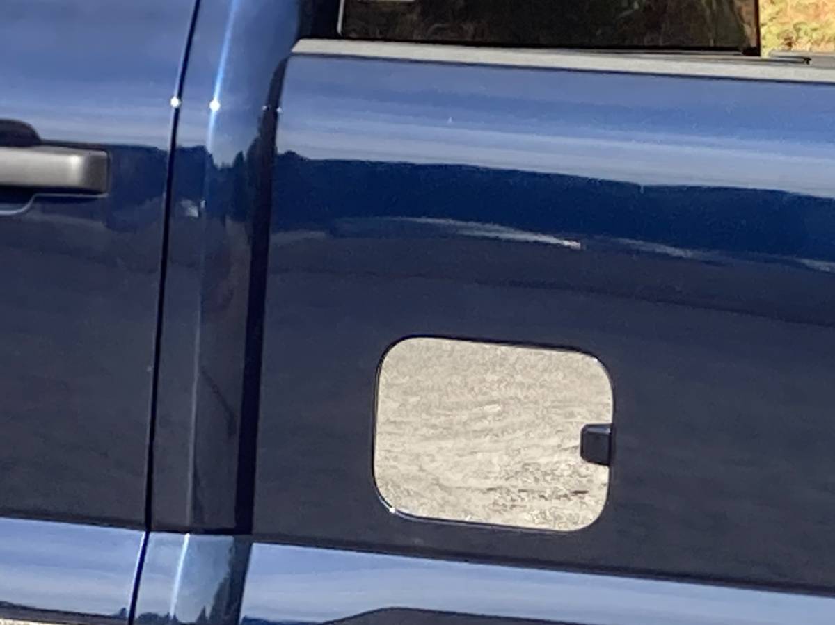 QAA 2023-2024 Ford F-250 F-350 Super Duty 2 & 4 Door Regular Cab Crew Cab Super Cab Pickup Truck 1PC Stainless Steel Gas Cap Door Trim GC63320