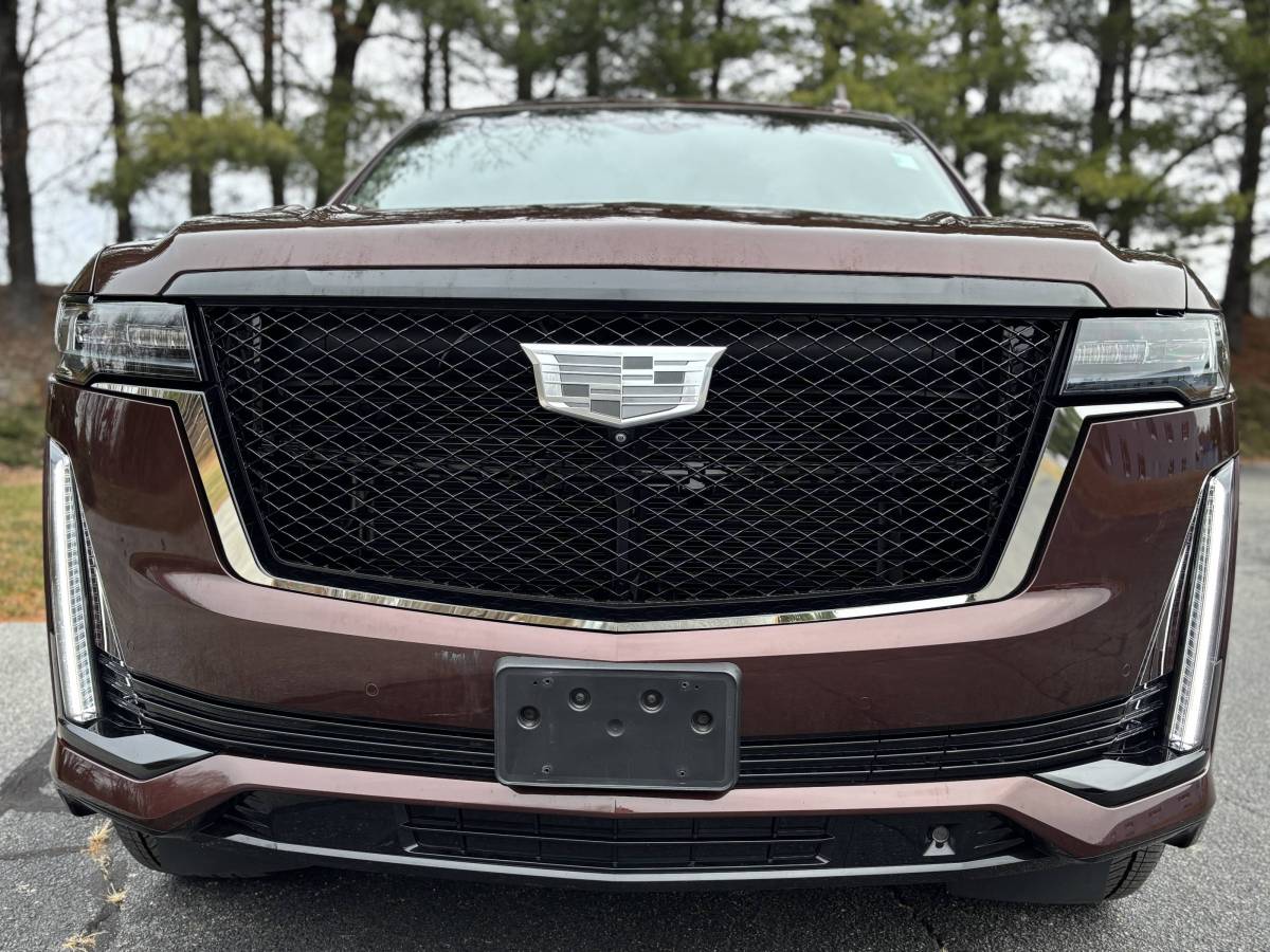 QAA 2021-2026 Cadillac Escalade 4-door SUV 2 piece 2010-2013 Toyota Tundra 1Pc Stainless Steel Front Grille Accent Trim SG61255