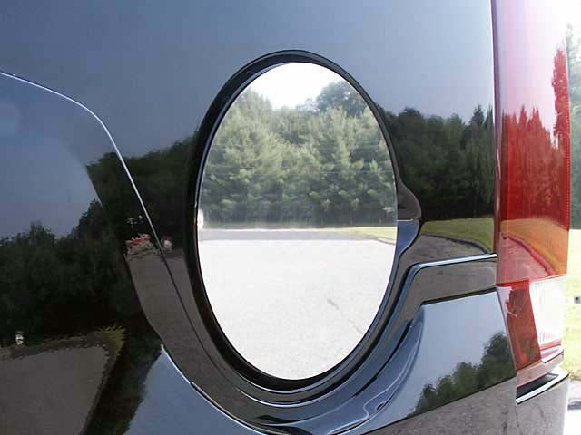 QAA 2002-2006 Cadillac Escalade 2007-2014 Chevrolet Suburban GMC Yukon 2002-2013 Avalanche 2002-2014 Tahoe 1Pc Stainless Steel Gas Door Cover Trim GC42255