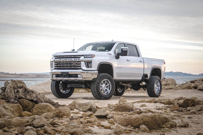 Readylift 2020-2022 Chevrolet Silverado GMC Sierra 2500HD 3500HD 8'' Lift Kit With Falcon 1.1 Shocks 44-30820