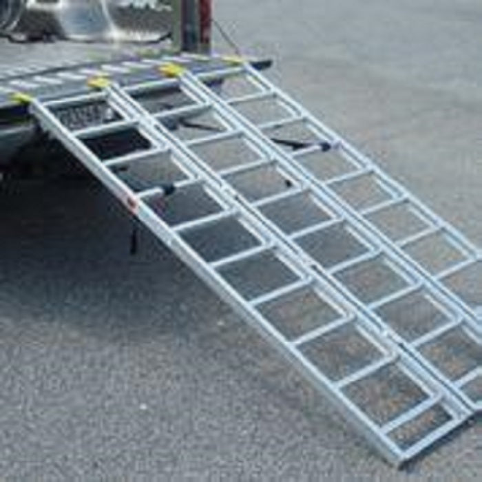 Great Day Tri-Fold Long 46X82 With Slot Rail 1250 Lbs 7" Rung LL46827