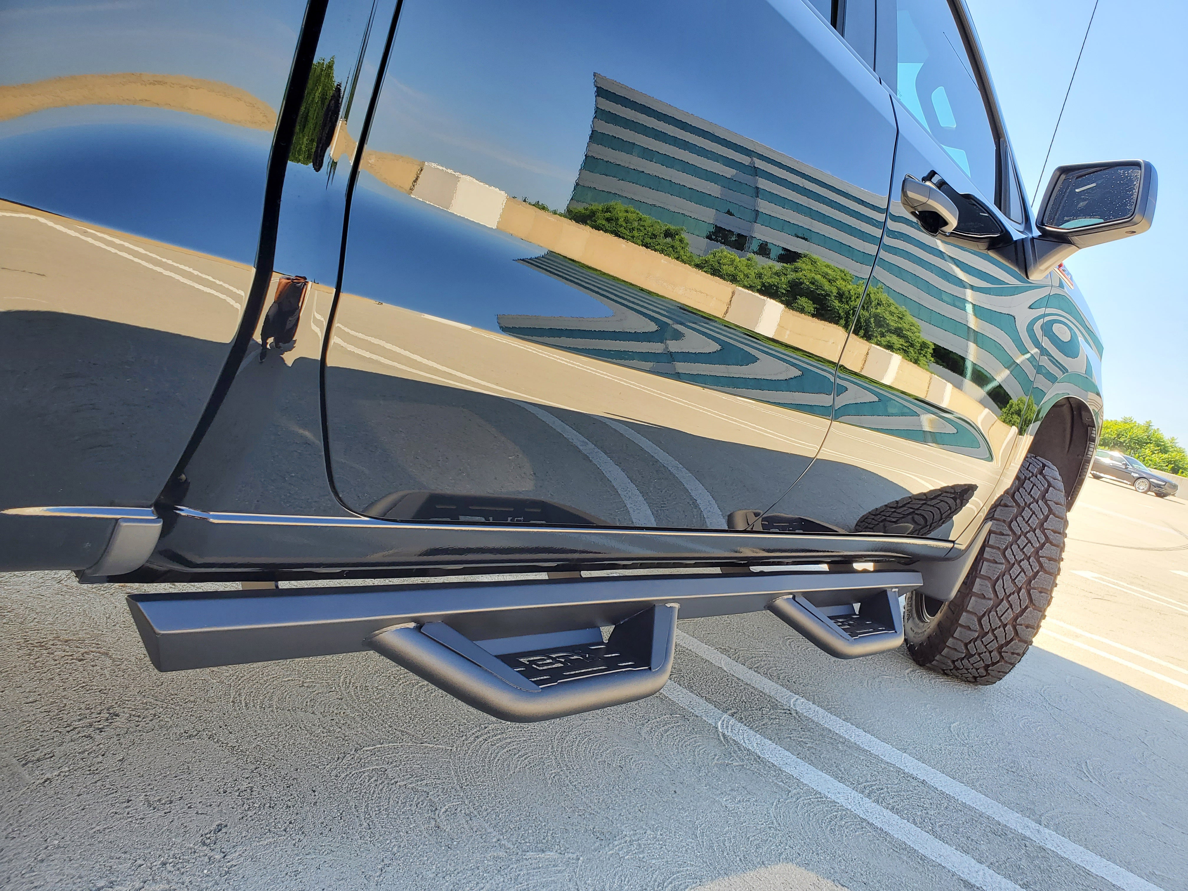 Body Armor 2007-2018 Chevrolet Silverado 1500 2007-2019 Silverado 2500 3500 Crew Cab Ambush Side Step Includes Diesel Models with DEF Tanks GM-4201