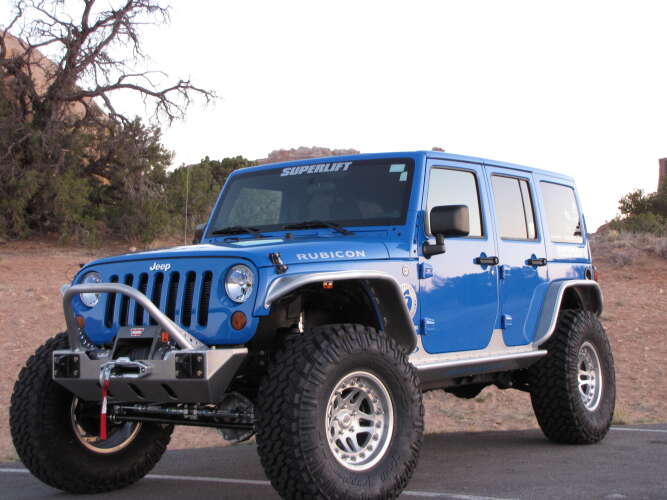 Superlift 2007-2017 Jeep Wrangler 2018 Wrangler JK 4dr Lift Kit With Reflex Ctrl Arms With Fox 2.0 Reservoir Shocks K997FX