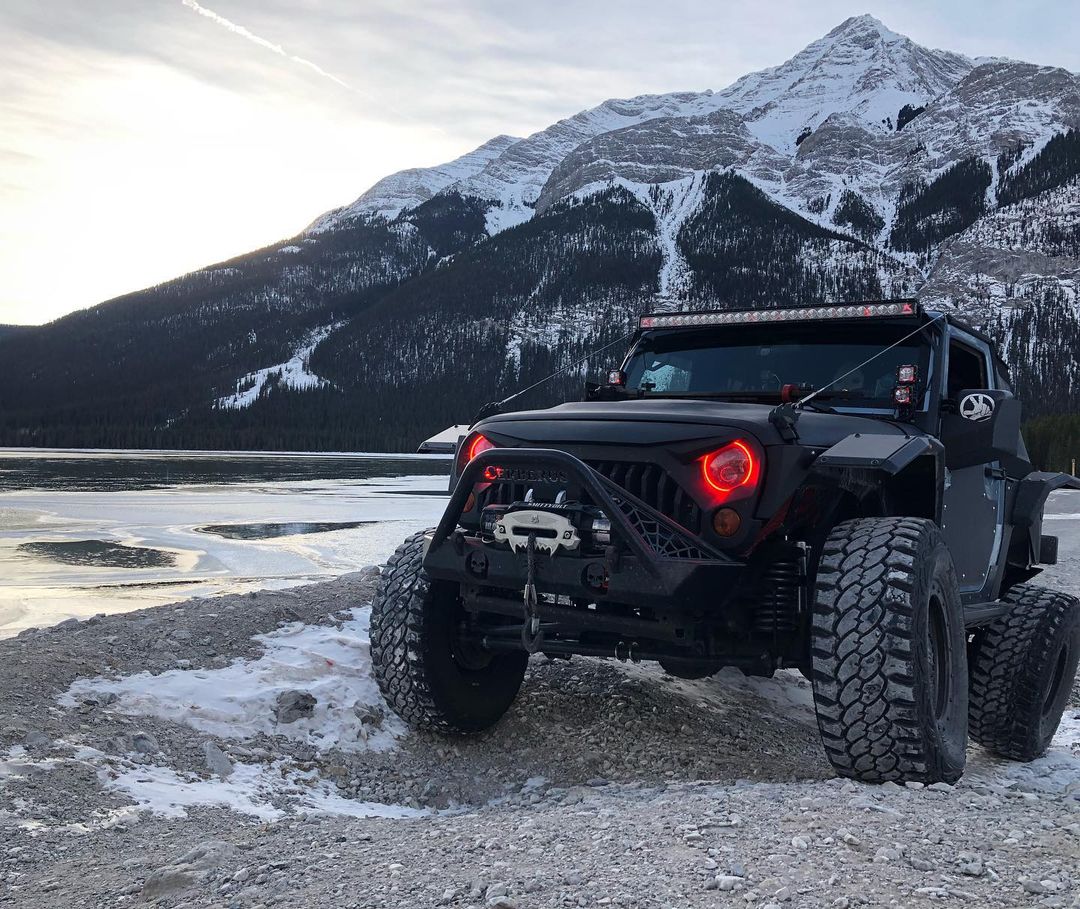 Oracle Lighting 7" High Powered LED Headlights Black Bezel 5769-335