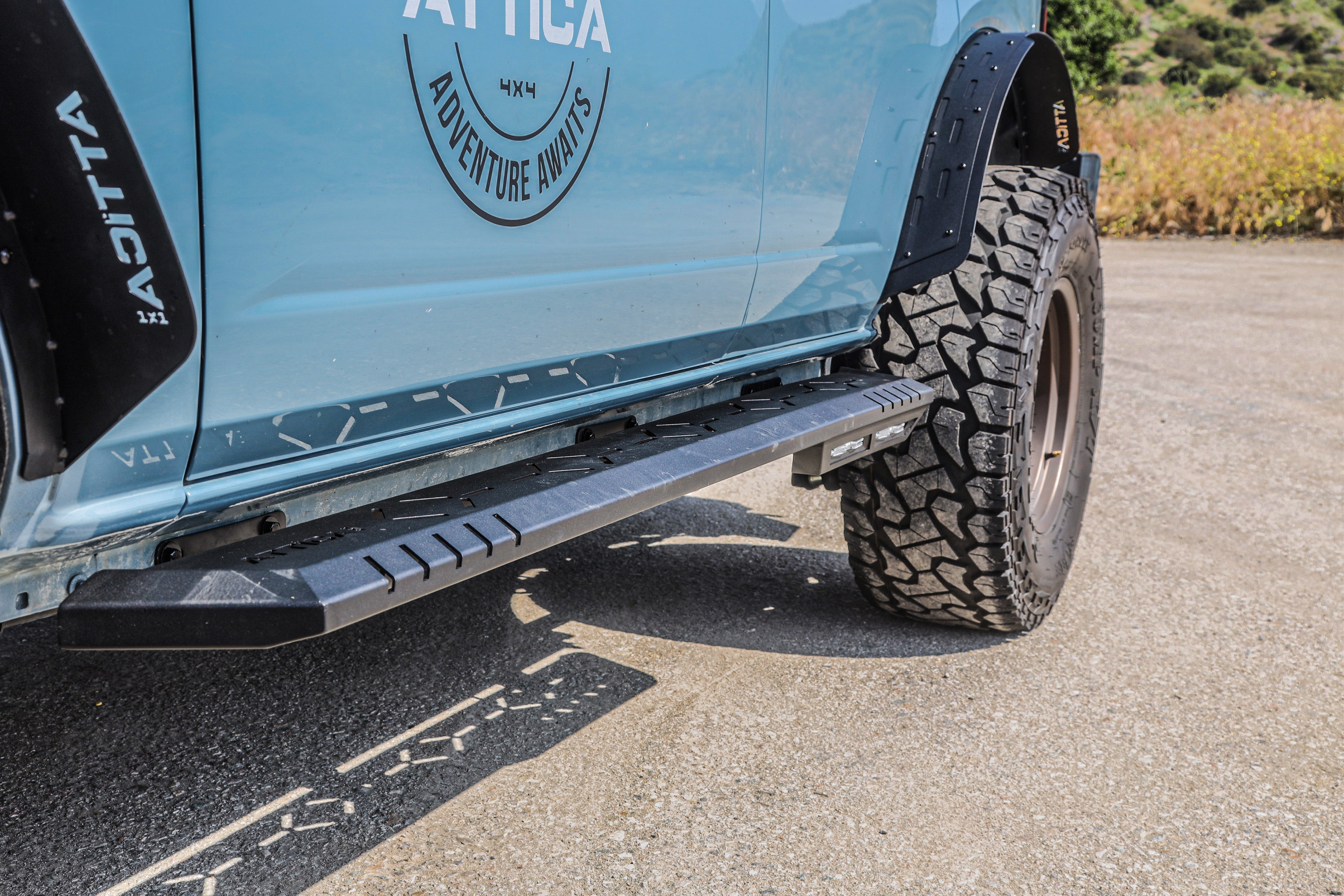 Attica 2021-2024 Ford Bronco Side Step with Step Lights Powder Coated Steel Black ATTFB01C103-BX