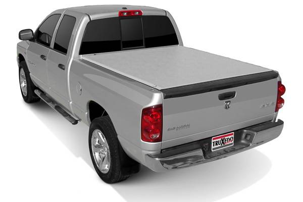 TruXedo 2007-2013 GMC Sierra Chevrolet Silverado 1500 Lo Pro 5'8" Bed Size Tonneau Cover 570601