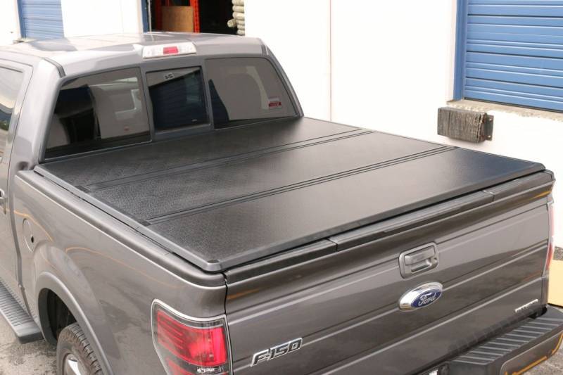 Tonnomax 2014-2018 Chevrolet 1500 Silverado GMC Sierra 1500 5.8" Bed with out utility track system Hard Trifold Tonneau Cover Carbon Fiber Clamp Lock Black TC13HSC258