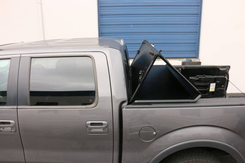 Tonnomax 2014-2018 Chevrolet Silverado 1500 GMC Sierra 1500 Std Ext Crew Cab 6.6' Short Bed Hard Trifold Tonneau Cover Carbon Fiber Clamp Lock Black TC13HSB965