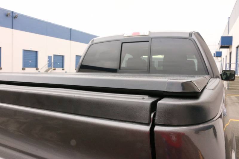 Tonnomax 2014-2018 Chevrolet Silverado 1500 GMC Sierra 1500 Std Ext Crew Cab 6.6' Short Bed Hard Trifold Tonneau Cover Carbon Fiber Clamp Lock Black TC13HSB965