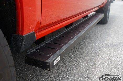 ROMIK 1999-2018 Chevrolet Silverado Crew Cab Running Boards ROF-T Side Steps 80041419