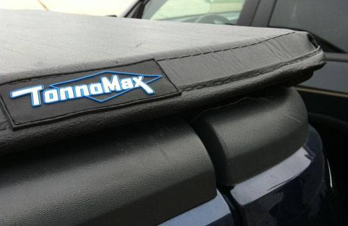 Tonnomax 2000-2004 Dodge Dakota Quad Cab 5.4' Short Bed Soft Trifold Tonneau Cover TC13TCA254
