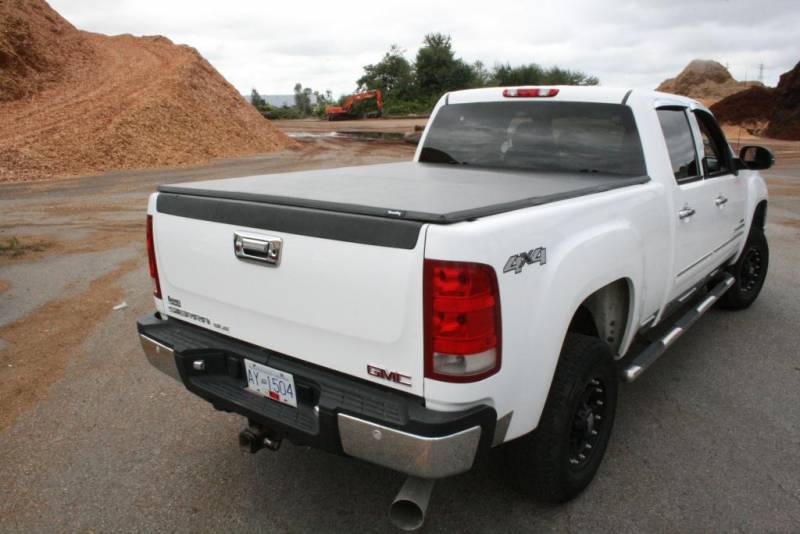 Tonnomax 2004-2015 Nissan Titan Crew Cab 5.5ft Bed Soft Trifold Tonneau Cover Premium Leather Vinyl Clamp Lock Black TC13TCB355
