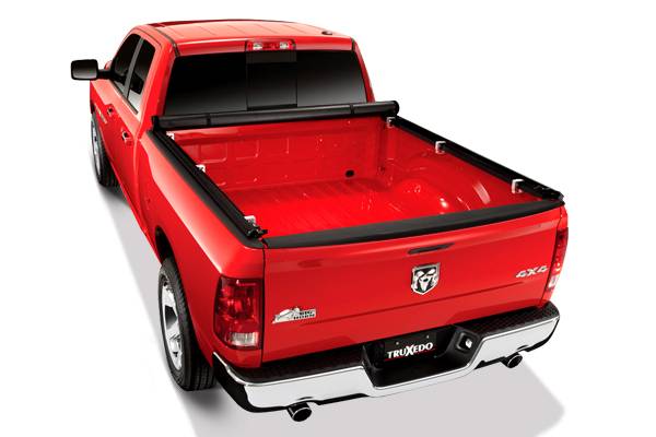 TruXedo 2014-2018 Chevrolet Silverado GMC Sierra 1500 2015-2019 2500 3500 TruXport 6'6" Bed Size Tonneau Cover 272001